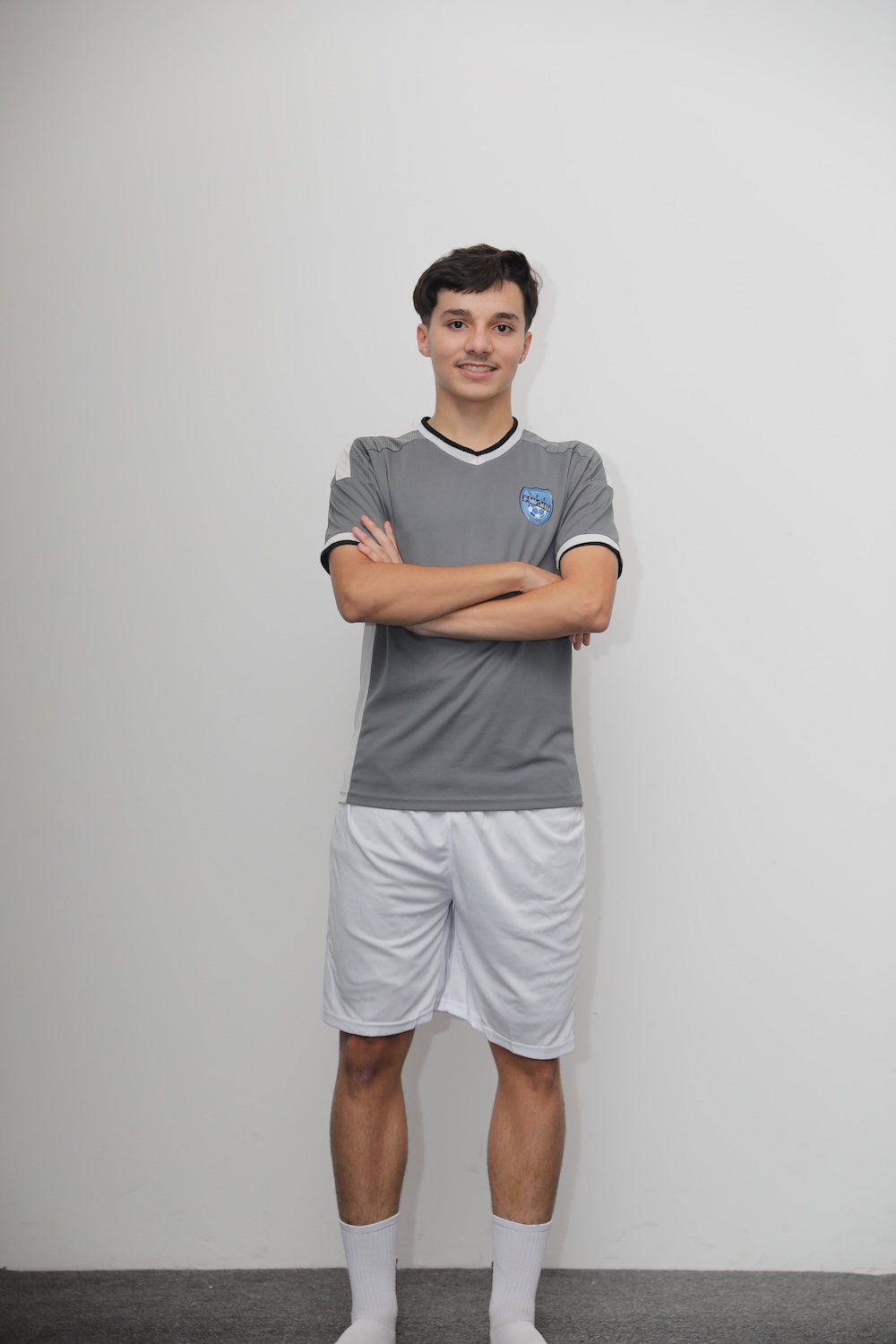 طقم نادي النهضة لون سيلفر أبيض